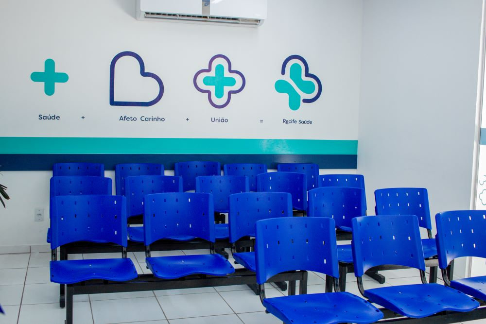 Recepção ampla e confortável para você aguardar com tranquilidade.
